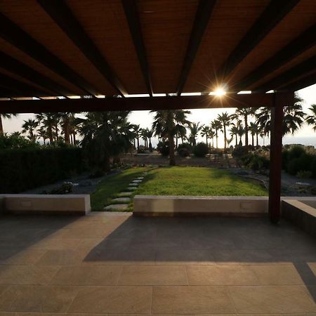 Yulya Villa By Taimoura Paphos Exteriör bild