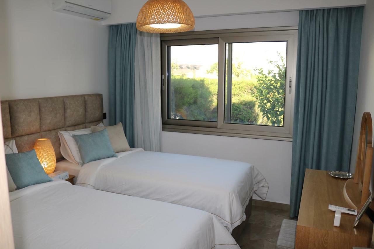 Yulya Villa By Taimoura Paphos Exteriör bild
