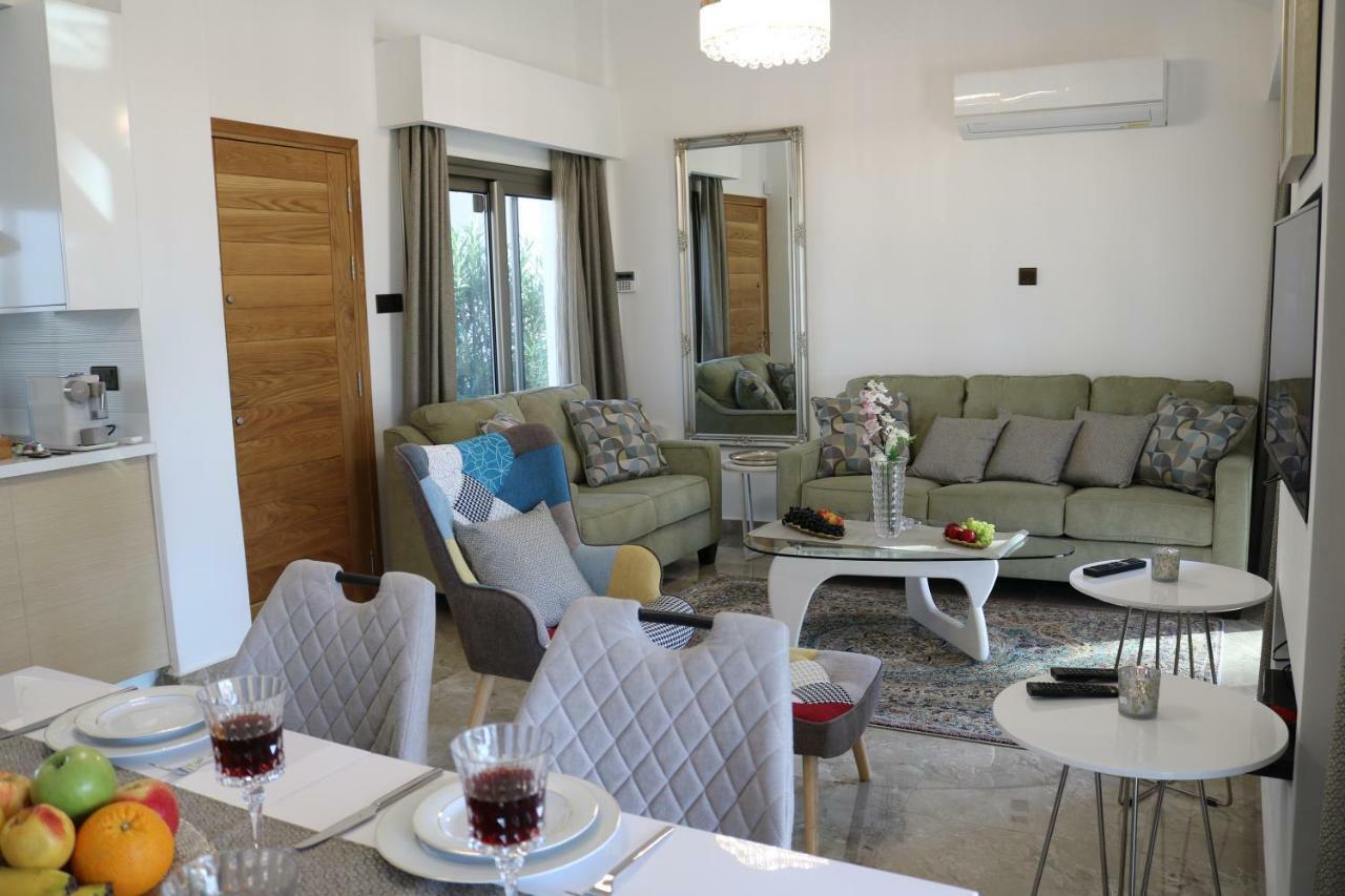 Yulya Villa By Taimoura Paphos Exteriör bild