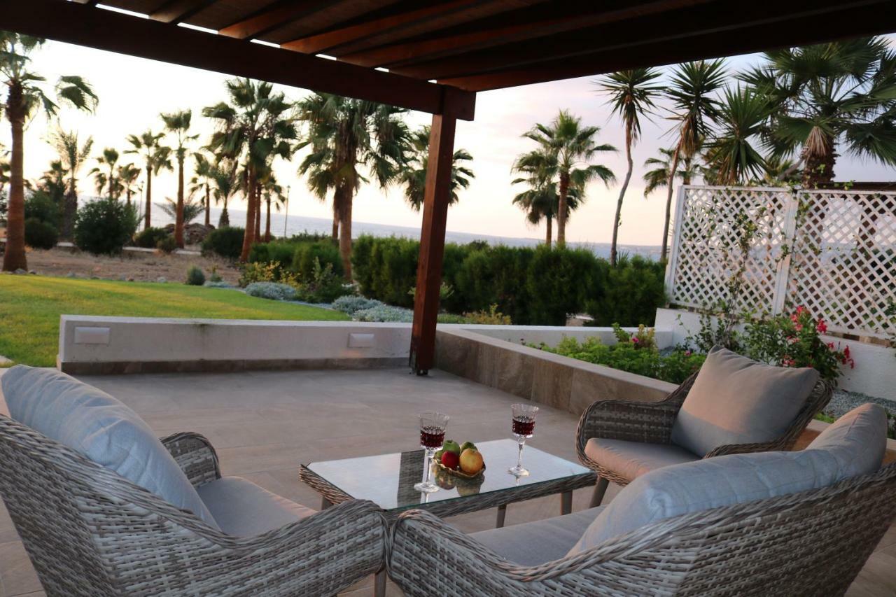 Yulya Villa By Taimoura Paphos Exteriör bild